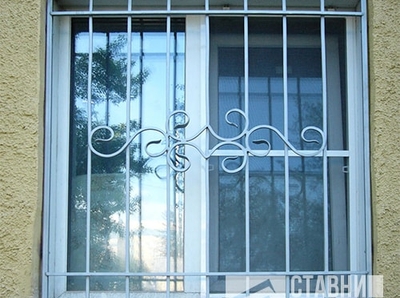 Решетка с кованым узором