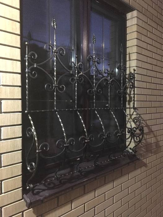 Фото кованой решетки &laquo;Ставни-Решетки&raquo;